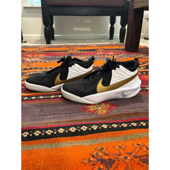 Nike Team Hustle D10 - Black/Metallic Gold/ White - Picture 2 of 7